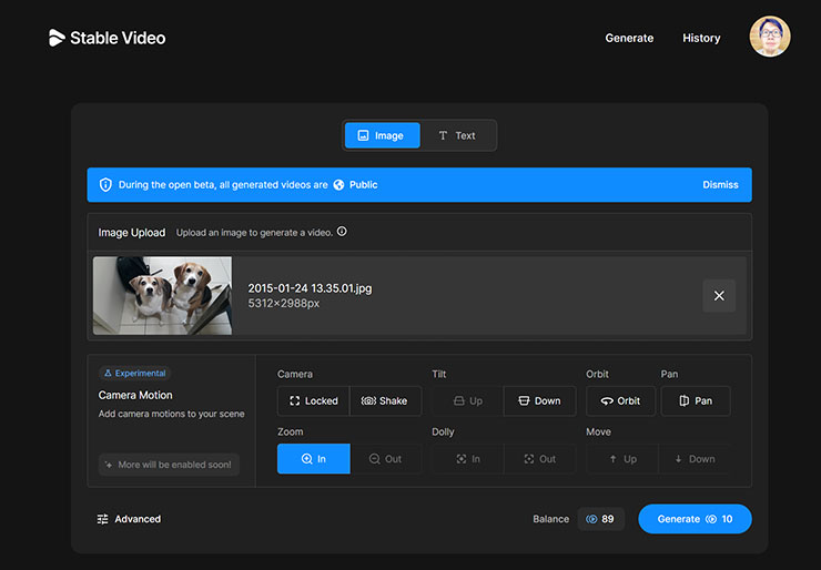照片上傳後，下方同樣可設定運鏡參數，並選擇生成