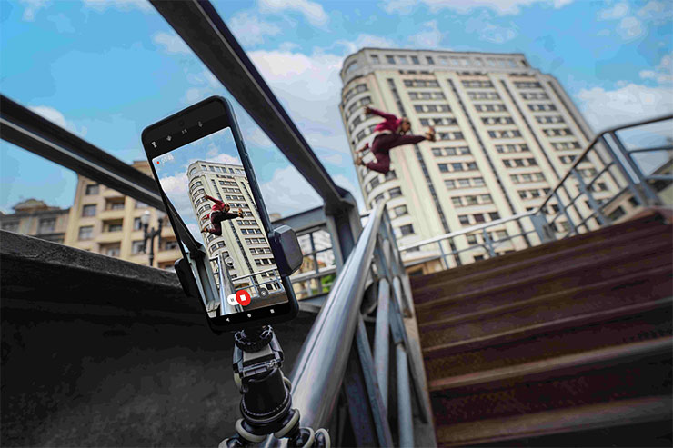 moto g34 5G可搭配多元的儲存空間，為愛拍照與錄影的用戶，提供儲存影像所需的大容量。