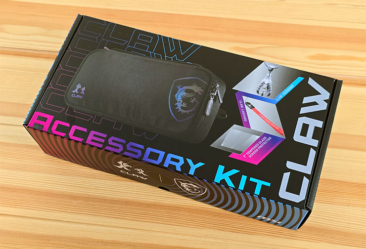 MSI Claw 掌機專屬配件包開箱!收納包、玻璃貼、掛飾與鑰匙扣充滿你的電競信仰! - 阿祥的網路筆記本 MSI Claw 掌機專屬配件包的外盒設計風格與主機相同,都是黑色為主色搭配霓紅色彩的設計元素,盒子尺寸不小