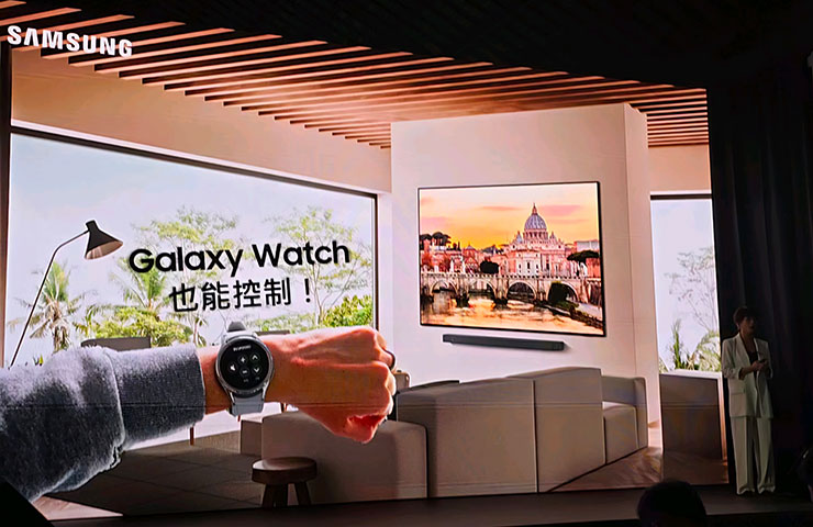 三星的 Galaxy Watch 系列也能與智慧電視聯動，成為電視的遙控器了！