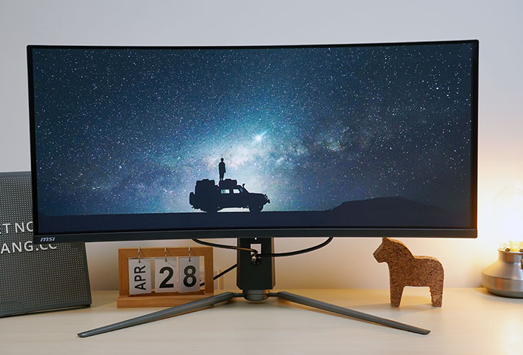 同樣也是反差極大的星空夜景也能完美展現。