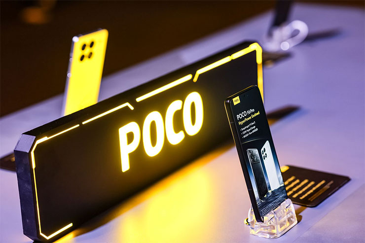 POCO F6 Pro 是一款全方位的旗艦手機，大幅縮小與高階手機的差距，不僅搭載旗艦級的 WQHD+ 120Hz Flow AMOLED 螢幕，更擁有 2K 解析度、4000 尼特峰值亮度、3840Hz PWM 調光以及 TÜV 萊茵眼護認證。