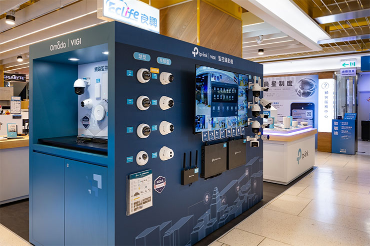 TP-Link同步展示最新NVR 32路網路監控主機NVR4032H，其提供高達320 Mbps輸入及輸出頻寬，最高可同時回放16台攝影機所需。