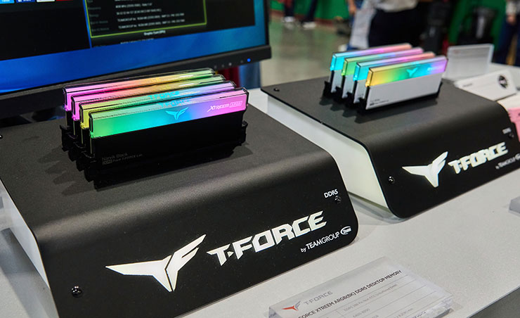 掌握科技前瞻!十銓科技 COMPUTEX 2024 新品一次全覽,持續為 AI、遊戲與創作者助力! - 阿祥的網路筆記本 T-FORCE XTREEM DDR5 ARGB 版本,上圖為黑、白兩種款式。
