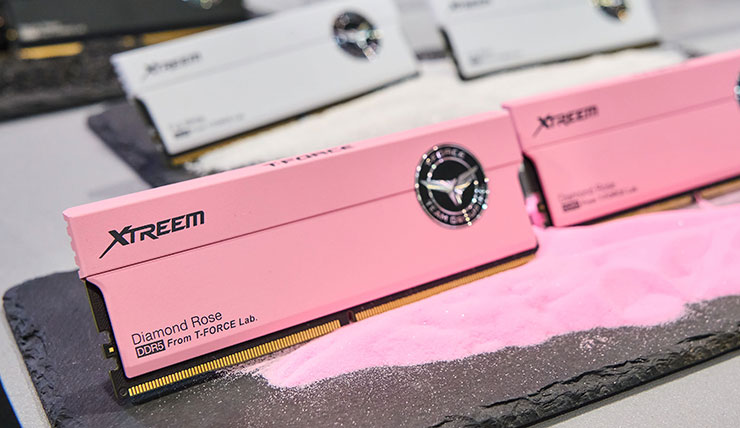 掌握科技前瞻!十銓科技 COMPUTEX 2024 新品一次全覽,持續為 AI、遊戲與創作者助力! - 阿祥的網路筆記本 顏色粉嫩粉嫩的粉色款 T-FORCE XTREEM DDR5 無光版的質感非常棒。