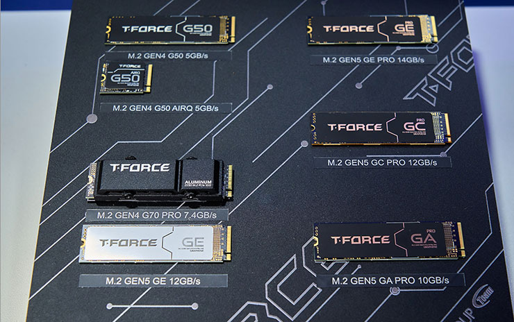 掌握科技前瞻!十銓科技 COMPUTEX 2024 新品一次全覽,持續為 AI、遊戲與創作者助力! - 阿祥的網路筆記本 T-FORCE GE PRO Gen5 是目前十銓最高階效能的 PCIe Gen5 SSD,其他同一系列的選擇也不少,其中也包括適用於掌上型主機、物聯網 / 工控伺服器適用的 M.2 2230 的小尺寸規格。