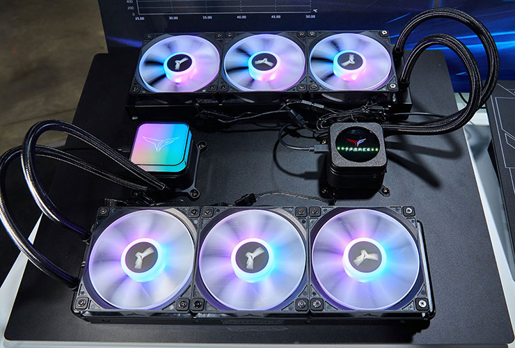 掌握科技前瞻!十銓科技 COMPUTEX 2024 新品一次全覽,持續為 AI、遊戲與創作者助力! - 阿祥的網路筆記本 SIREN GA360M 的 ARGB 光效採用模組化設計,可透過磁吸方式安裝於水冷頭或是機殼其他地方,增加使用彈性。