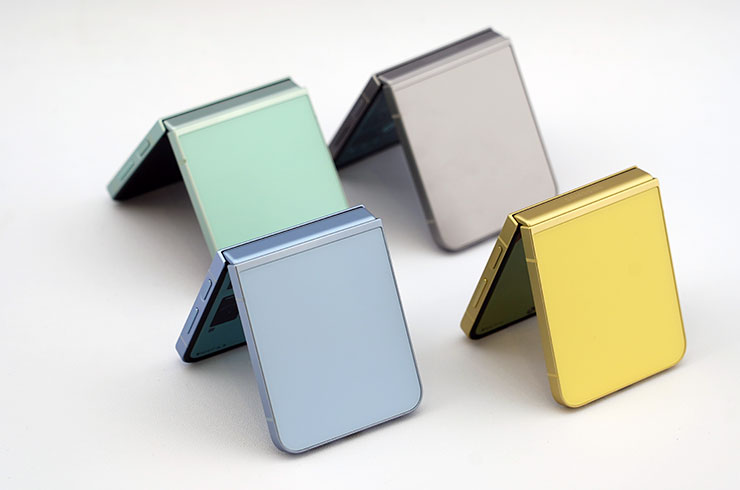 AI For All!三星推出全新摺疊雙旗艦 Galaxy Z Fold6、Z Flip6 ,打造完整 AI 行動生態圈!實機搶先動手體驗心得分享! - 阿祥的網路筆記本 四種不同顏色的 Galaxy Z Flip6,其中黃色應該是全系列首見。