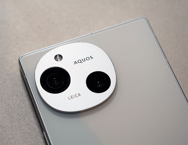台灣夏普推出 AQUOS R9 徠卡機與超強悍入門機 AQUOS wish4,在台設立手機維修中心強化服務網! - 阿祥的網路筆記本 AQUOS R9 主相機採用 Leica Hektor 鏡頭,雙鏡頭皆為 5,030 萬畫素。