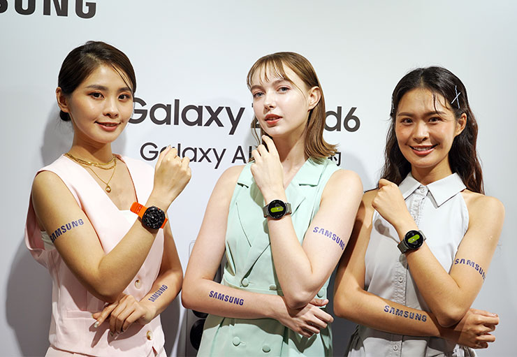 三星 AI 摺疊旗艦 Galaxy Z Fold6|Z Flip6 即日起展開預購,詳細上市資訊一次看! - 阿祥的網路筆記本 全新 Galaxy Watch Ultra 與 Galaxy Watch7。