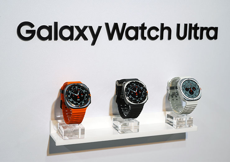 三星 AI 摺疊旗艦 Galaxy Z Fold6|Z Flip6 即日起展開預購,詳細上市資訊一次看! - 阿祥的網路筆記本 Galaxy Watch Ultra 推出三種顏色。