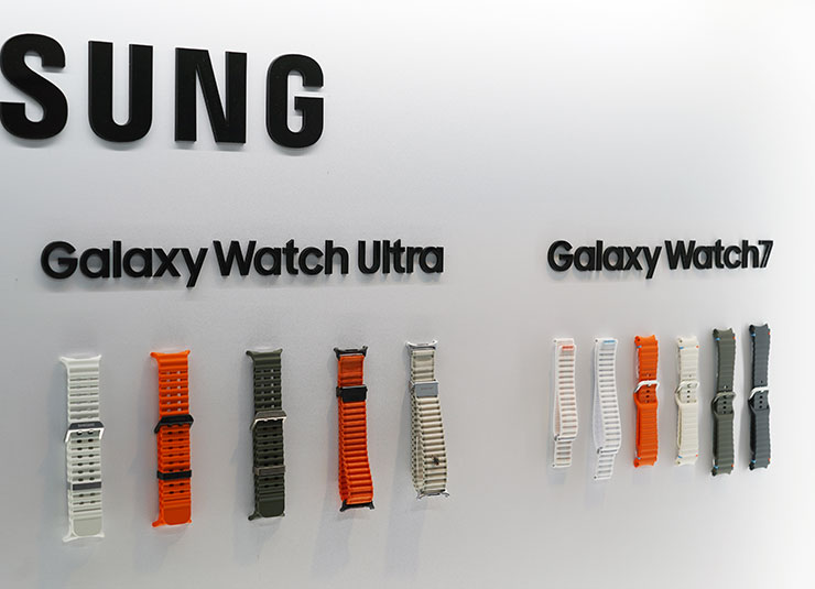 三星 AI 摺疊旗艦 Galaxy Z Fold6|Z Flip6 即日起展開預購,詳細上市資訊一次看! - 阿祥的網路筆記本 Galaxy Watch Ultra、Watch7 也推出多彩彈性運動錶帶。