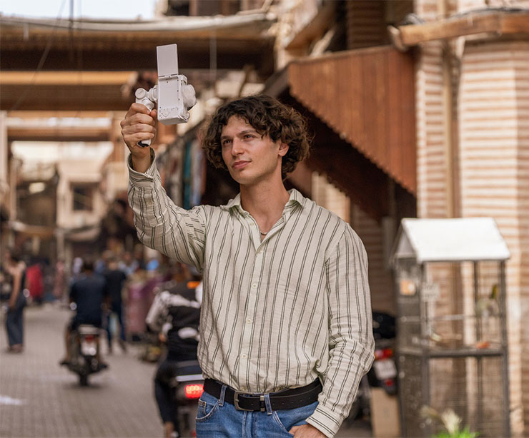 Sony ZV-E10 II 具有快速混合⾃動對焦功能，實現快速對焦與即時眼部自動對焦，可針對人、動物和鳥類等進行即時追蹤，即使是移動中的拍攝主題，也能精準地保持對焦