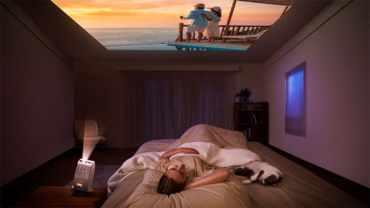 全球第一款為躺而生的投影機，底座具備兩段式傾角功能，放床邊櫃也能投影至床的正中央_BenQ GV50雷射智慧微型投影機