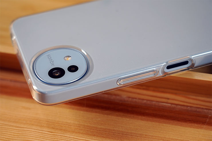 SHARP AQUOS Wish4 開箱實測:日系簡約美型、功能完整,堅固耐用無可挑剔! - 阿祥的網路筆記本 SHARP AQUOS Wish4 隨附的清透保護殼安裝之後並不會影響手機原本的輕薄手感,同時進一步提供手機的防護力。