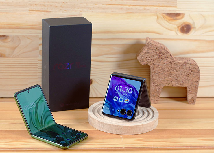 Motorola razr 50 系列再次為「小摺疊機」類型產品帶來了功能性的升級。