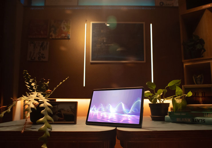 具備TÜV全域護眼2.0認證，Lenovo Tab Plus確保螢幕低藍光、無閃爍、色彩準確真實，達到最佳的眼睛舒適度。