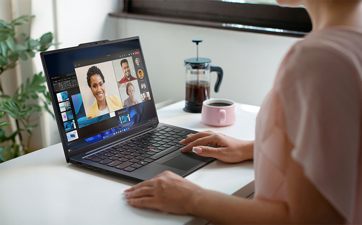 Lenovo ThinkPad X1 Carbon Gen 13 Aura Edition延續Lenovo旗艦商務筆電的優勢，確保商務菁英一整天維持高效生產力