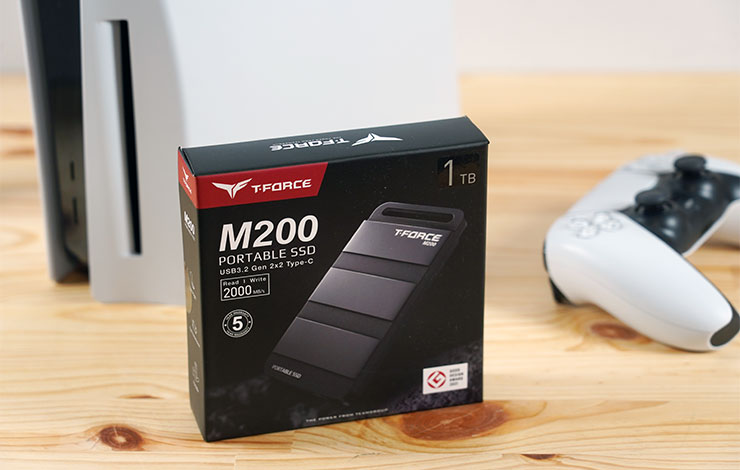 十銓科技所推出的「T-Force M200 狙擊者行動固態硬碟」擁有輕薄且軍事風格的外型設計，擁有大容量且支援 USB 3.2 Gen2 x2 規格，儲存量充足且傳輸高效！