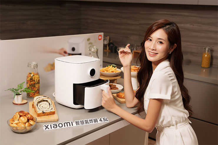 小米全新 13 款 AIoT 新品齊發!滿足消費者智慧生活全面需求! - 阿祥的網路筆記本 Xiaomi 智慧氣炸鍋 4.5L 溫度範圍從 40°C 到 200°C,滿足烘焙、炸烤等多種烹飪需求。