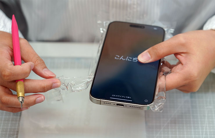 固化完成後，即可拆掉保護用的膠膜。