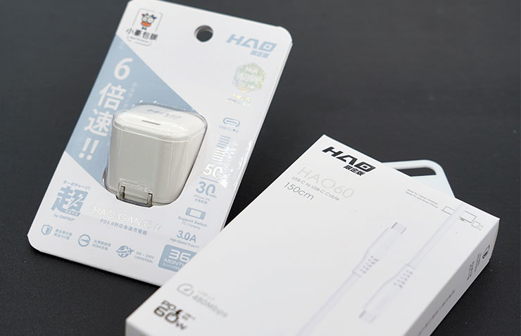 今年 iPhone 16 系列的上市優惠也很不錯！新機指定 HAO 玻璃保護貼產品直接送價格 990 元的 HAO 限定版 48W GaN 充電頭一個，充電功率高又小巧迷你，真的好 用！另外在門市購買指定品牌保護殼，還加贈 HAO 品牌 60W 快充線一條呢！