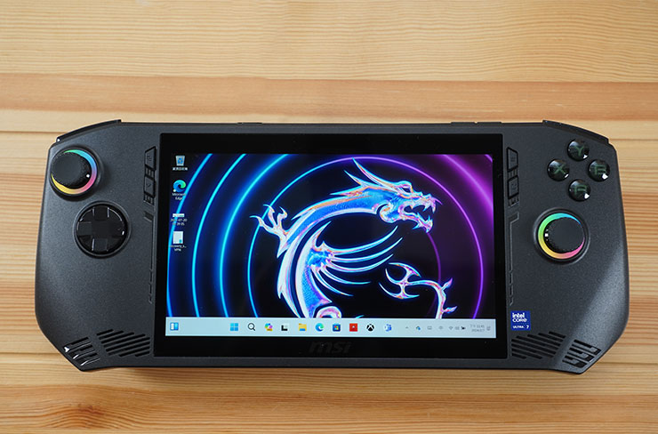 MSI Claw 擁有遊戲掌機的外貌，但「骨子裡」其實是一台不折不扣的「AI PC」。