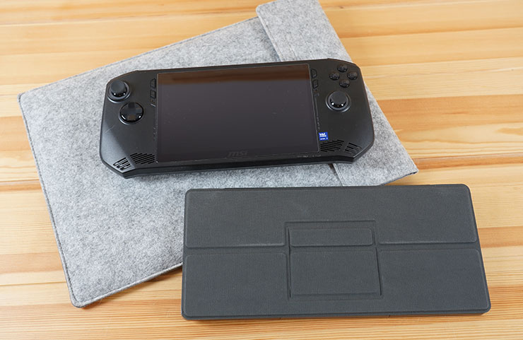 外出帶上三件套，也能輕鬆隨時隨地展開成為高效率的行動工作站！