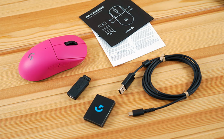 盒內物品一覽，包括 PRO 2 LIGHTSPEED、接收器（盒 USB A to C 轉接器）、USB A to C 線 與額外的鼠身按鈕。