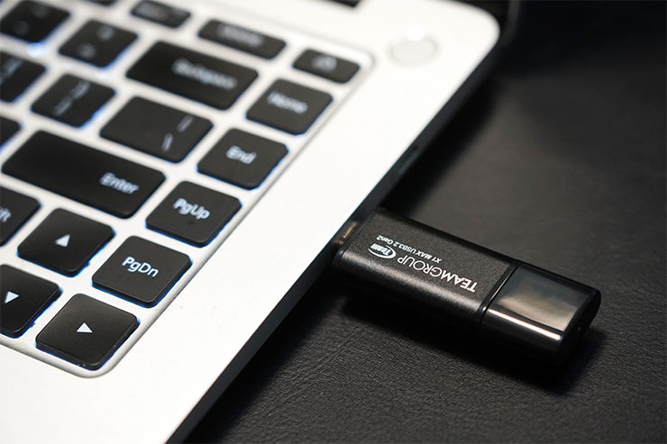 USB Type-A 可適用於絕大多數的電腦、筆電設備。