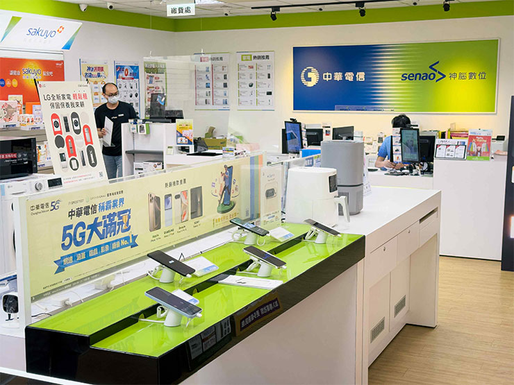 神腦2024年度整體手機銷售Android、Apple的比例大約是7比3，而前十名暢銷手機，Android陣營佔8支、Apple陣營佔2支。