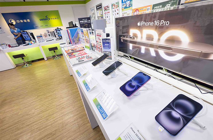 神腦公布年度最暢銷前十大手機，標榜蘋果首支搭載AI功能且上市僅一季的iPhone 16 Pro拿下亞軍寶座。