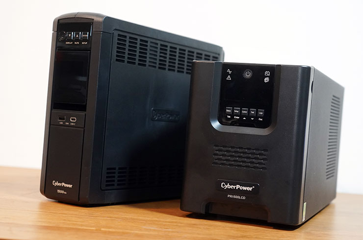 備援電力更上一層樓:CyberPower CP1500PFCLCDa V.S. PR1500LCD 同量級對比式開箱 - 阿祥的網路筆記本 擁有類似輸出容量的 CyberPower CP1500PFCLCDa(圖左)與 PR1500LCD(圖右)雖說算是同級產品,但內在的細部規格功能性卻有大不同,相較之下 PR1500LCD 會是進階用戶的更佳選擇。