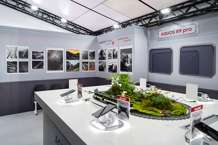 夏普徠卡專業旗艦機「AQUOS R9 pro」正式上市!限量風格經典禮盒登錄贈!華山文創新品體驗搶先試玩! - 阿祥的網路筆記本 體驗會場內的攝影展出與拍攝體驗區