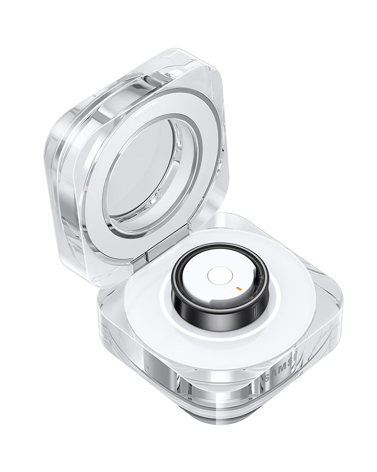 Galaxy Ring充電盒內部配置LED燈，搭配透明盒身可輕鬆查看戒指電量與充電狀況，從裡到外都是高顏值的代表