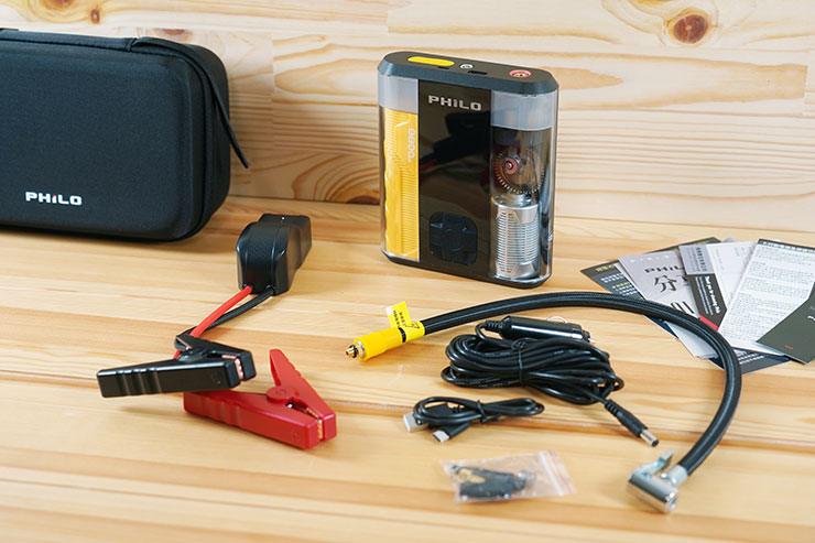 盒內物品一覽，包括透明外殼設計的 STP09二代 行車救援王與眾多配件和說明書，下面來一一詳細介紹。