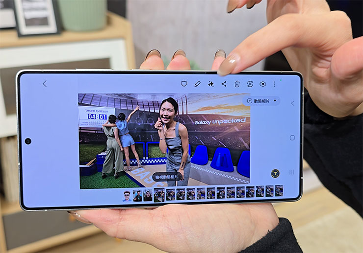 三星 Galaxy S25 系列實機體驗分享:Galaxy AI 迎來大升級,應用功能更「懂你」! - 阿祥的網路筆記本 瀏覽照片時,選擇 Galaxy AI 按鈕啟動生成式相片編輯。