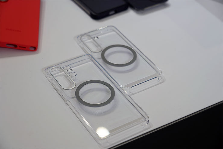 三星 Galaxy S25 系列實機體驗分享:Galaxy AI 迎來大升級,應用功能更「懂你」! - 阿祥的網路筆記本 今年的 Galaxy S25 系列也有支援 Qi2 無線充電,並有原廠的磁吸殼可以搭配使用。