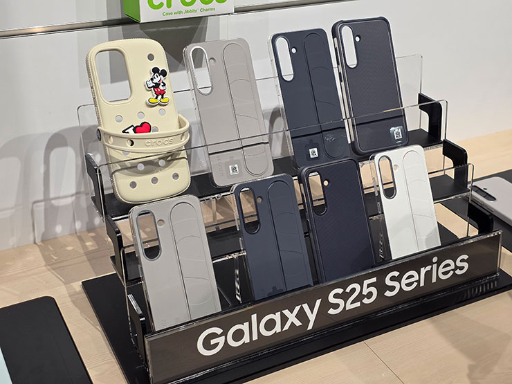 現場也展示了非常多不同類型的 S25 系列保護殼