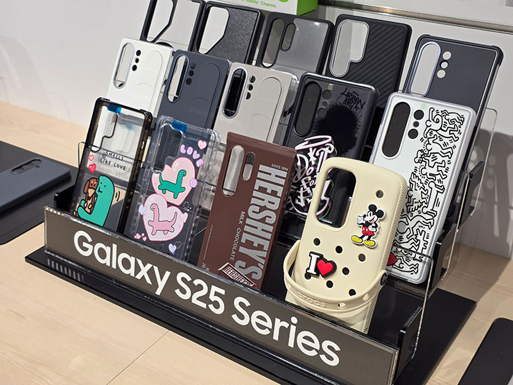 現場也展示了非常多不同類型的 S25 系列保護殼