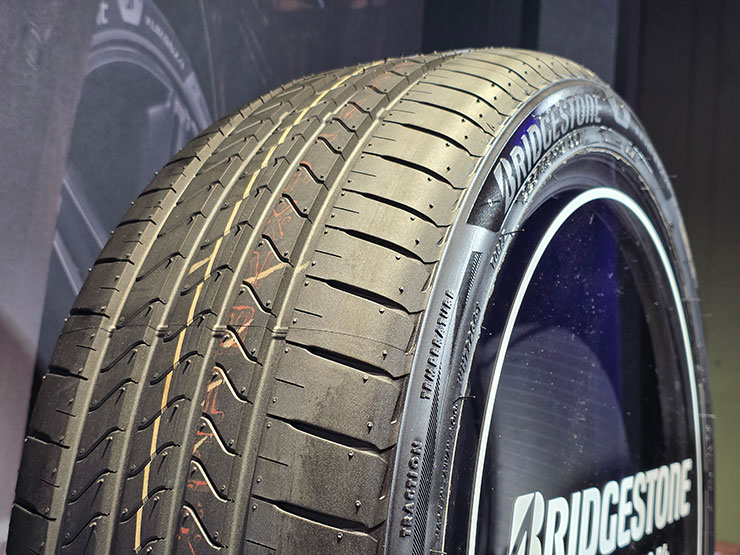 普利司通高級房車專用胎TURANZA 6 