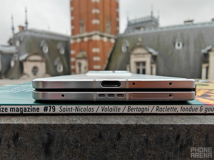 Oppo 將於 2/20 發表「最薄摺疊機」Find N5,摺疊狀態僅 8.93mm 厚,更有驚人堅固性? - 阿祥的網路筆記本 Oppo Find N5 摺疊狀態的側面底部