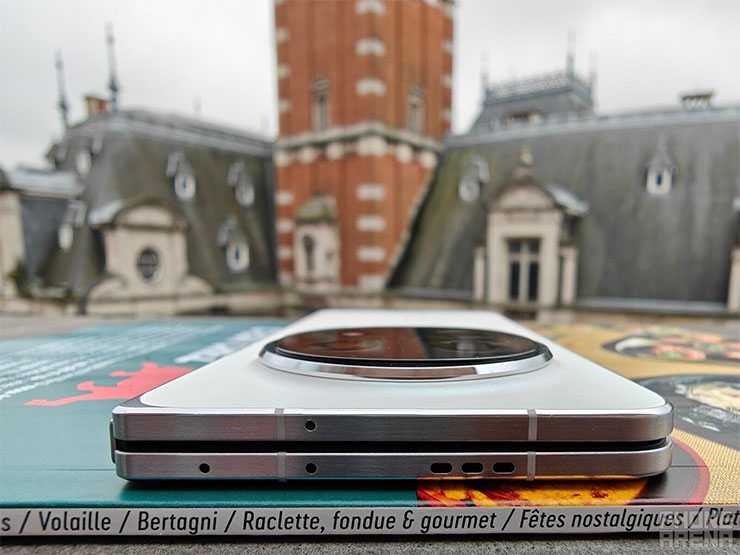 Oppo 將於 2/20 發表「最薄摺疊機」Find N5,摺疊狀態僅 8.93mm 厚,更有驚人堅固性? - 阿祥的網路筆記本 Oppo Find N5 摺疊狀態的側面頂部