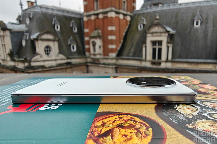 Oppo 將於 2/20 發表「最薄摺疊機」Find N5,摺疊狀態僅 8.93mm 厚,更有驚人堅固性? - 阿祥的網路筆記本 Oppo Find N5 摺疊狀態的鉸鏈側