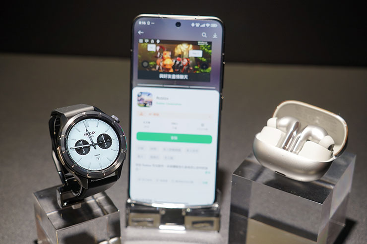 同場發表的 Xiaomi Watch S4 與 Xiaomi Buds 5 Pro
