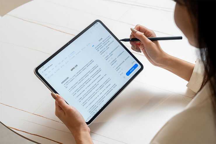 OPPO Pad 3柔光版主打7比5黃金比例柔光霧面螢幕，智慧護眼、符合閱讀習慣，全面導入AI辦公、圖像功能，帶來更高效的工作及靈感創意。