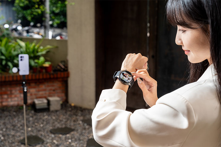 OPPO Watch X2可與OPPO手機連動，遠端遙控拍照_1