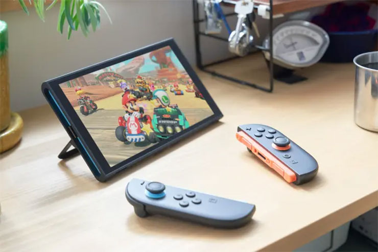 Nintendo Switch 2 一樣可以拆卸下手把，架立螢幕遊玩