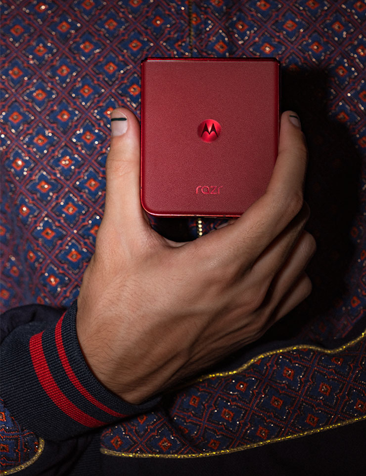 Motorola 推出新摺疊機:Razr 2025 三機齊發,帶來豐富 AI 功能與頂尖效能 - 阿祥的網路筆記本 Moto Razr 2025 系列