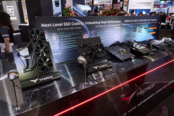 現場也有展出非常多元的 SSD 散熱方案。